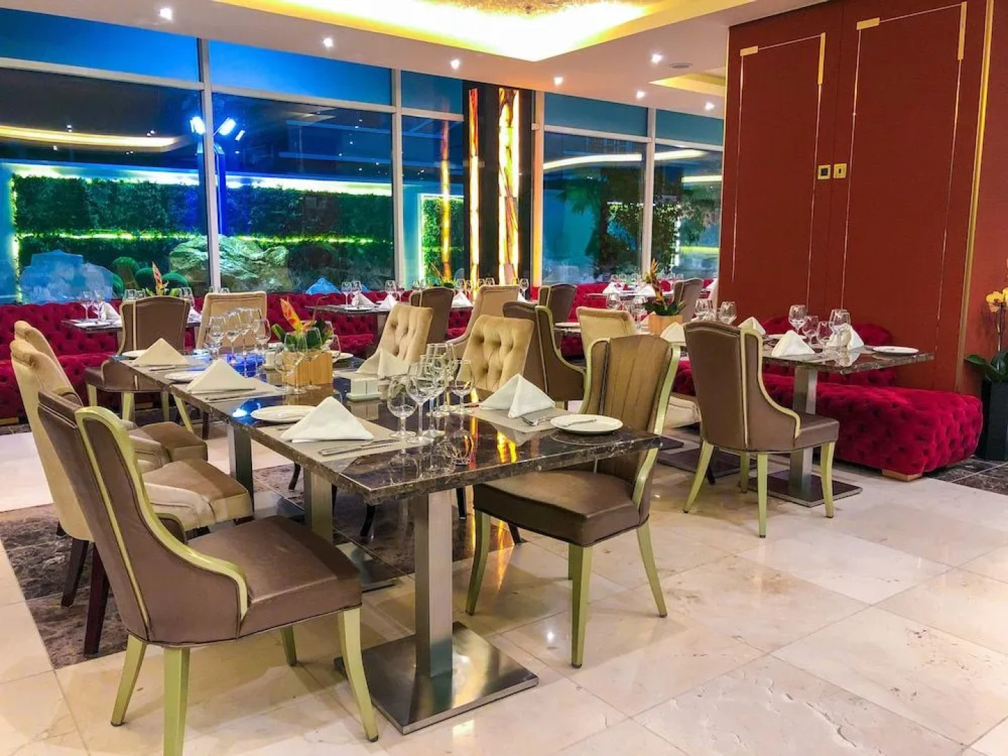 No 1 Oxford Street Hotel And Suites