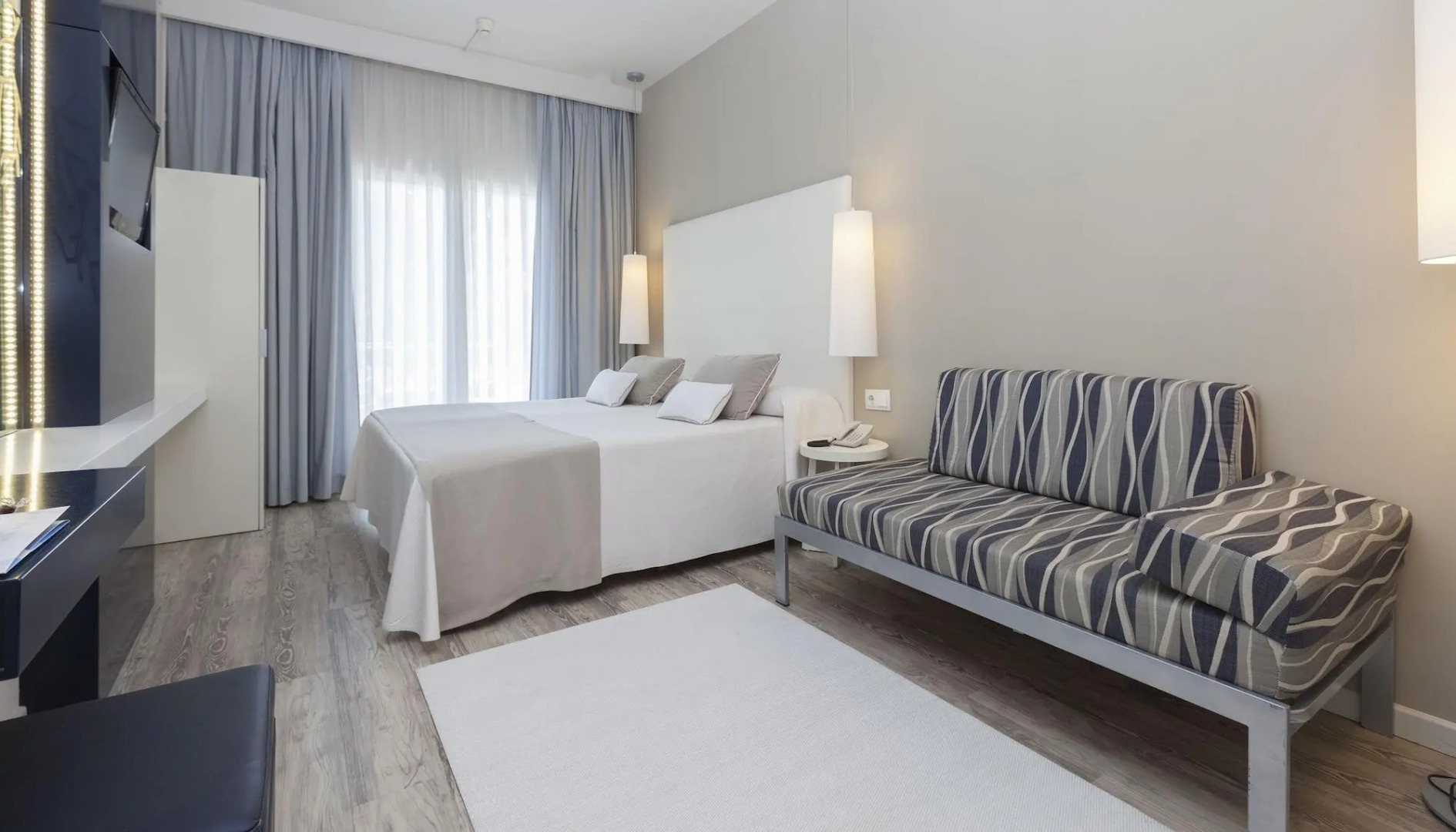 Canyelles Marina 3000