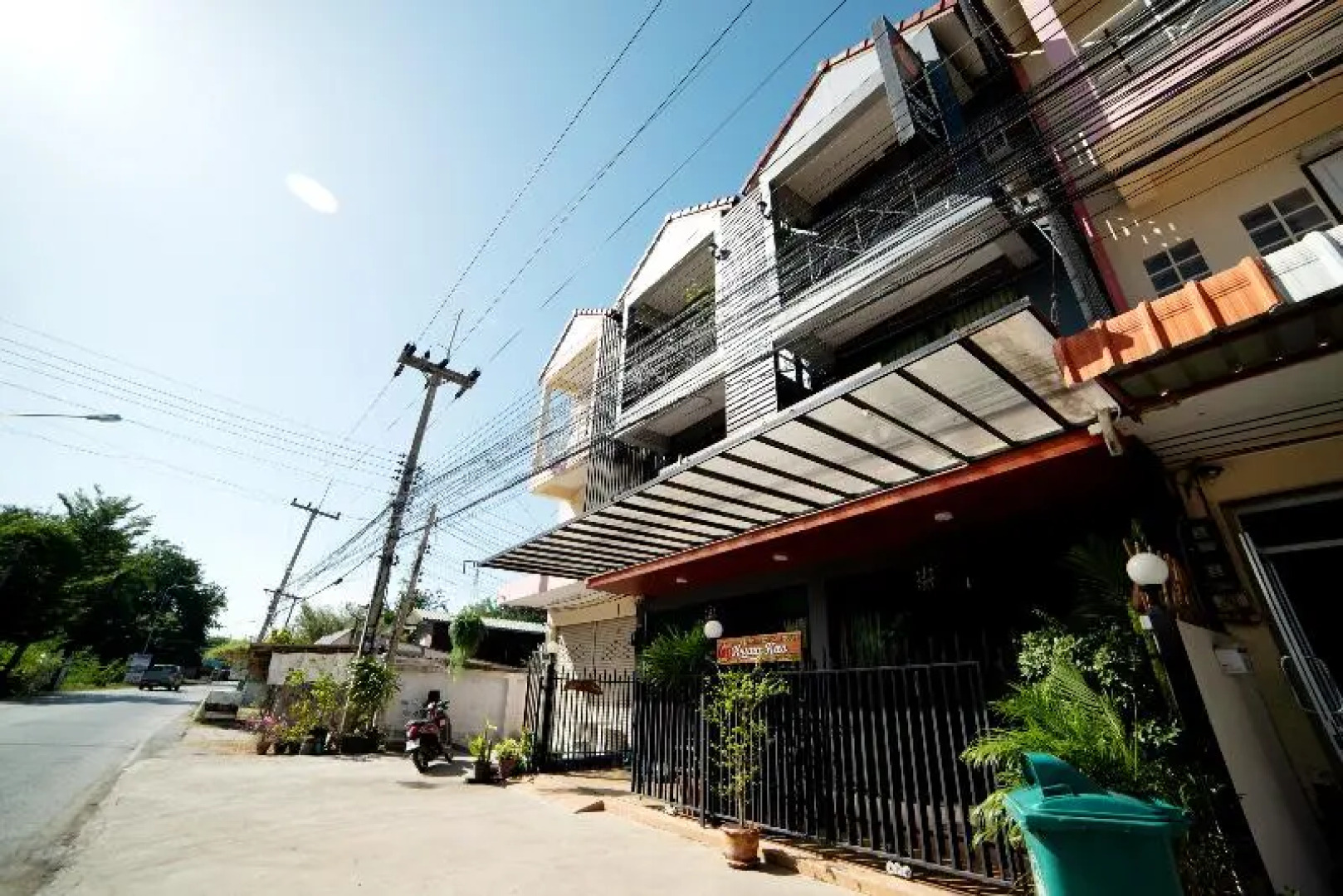 OYO 465 Krung Kao Traveller Lodge (Vaccinated Staff)