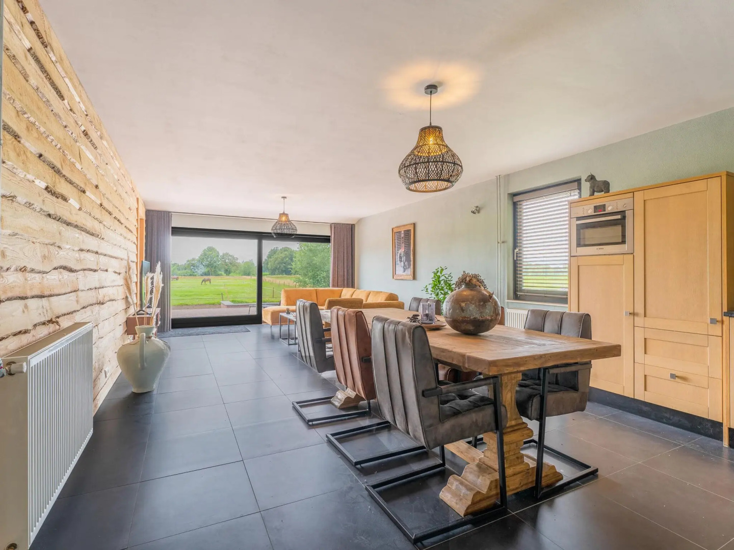 Family-friendly Farm With Horse Stables