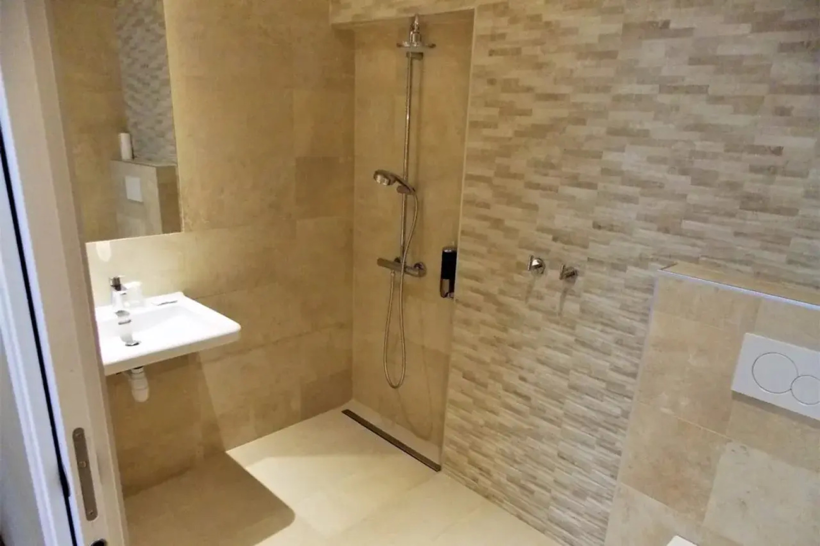 Hotel Excelsior Batignolles