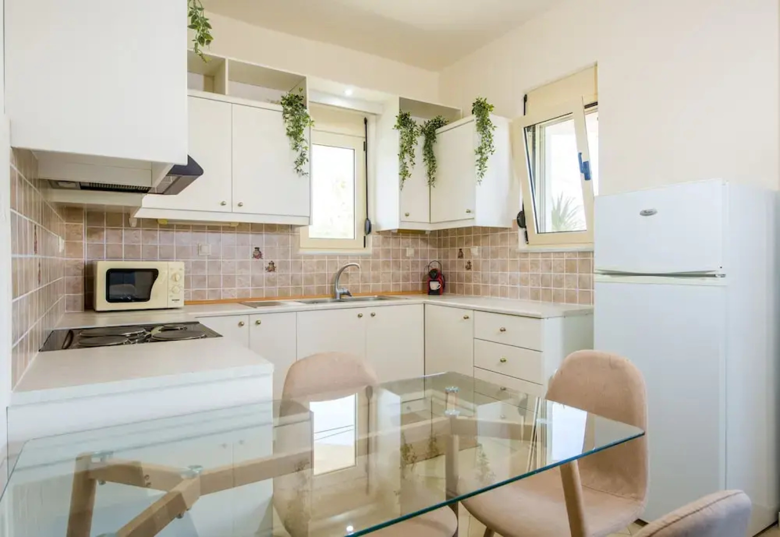 Dione Apartment with Terrace near Kalathas beach