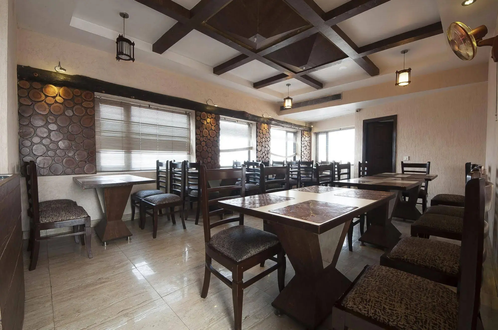 OYO Flagship 113 Golden Temple Road