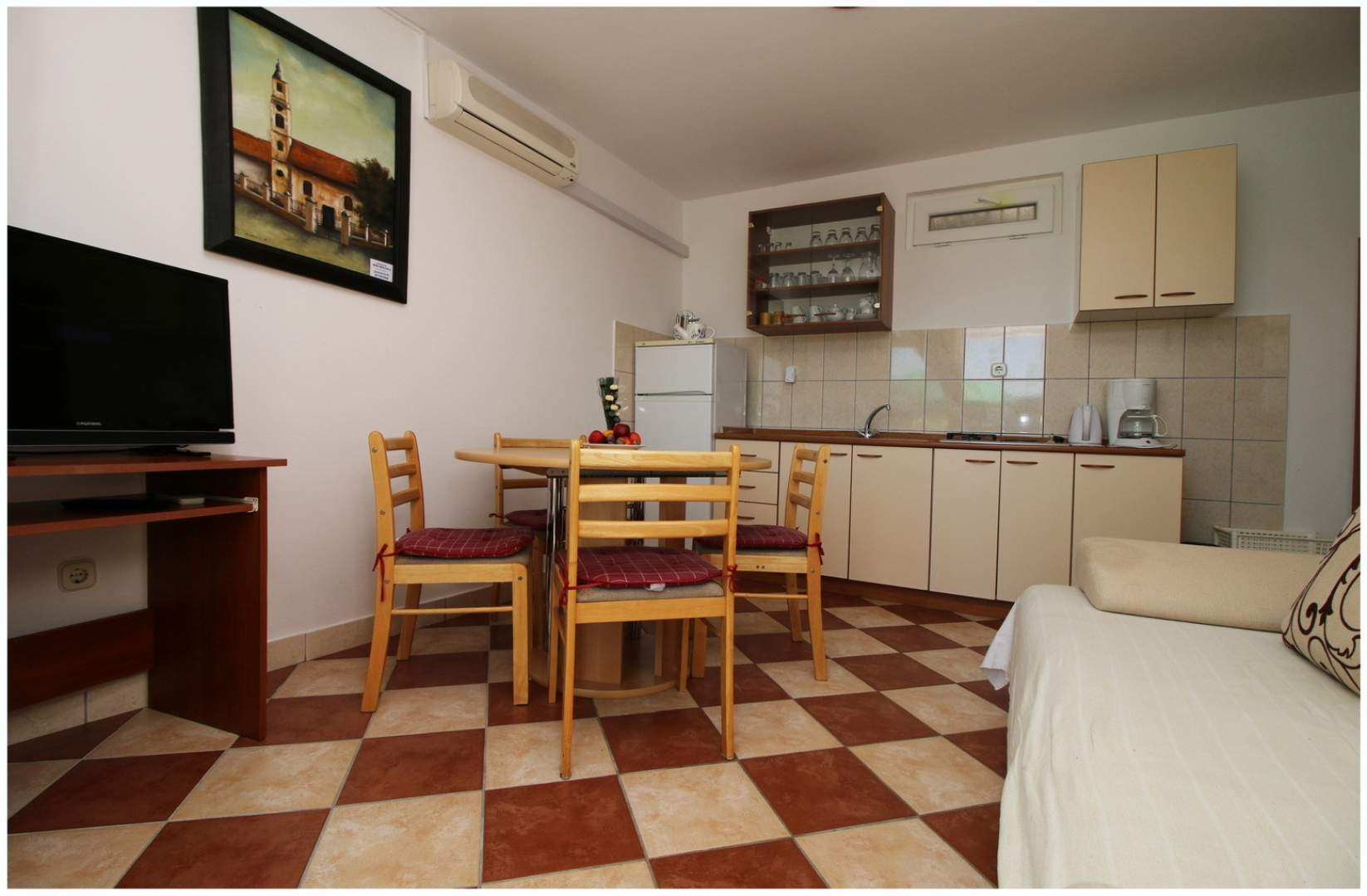 Apartment Elvi - amazing position & parking: A2 Primosten, Riviera Sibenik