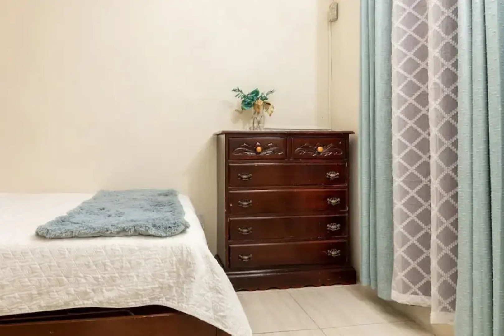 Adorable 1BR Cottage Walk to the Beach Priory