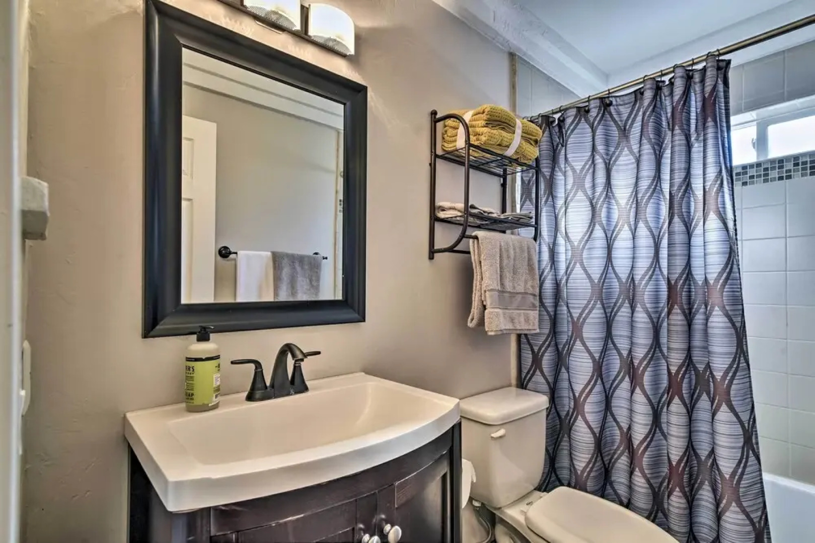 Milwaukie Vacation Rental w/ Backyard, Office