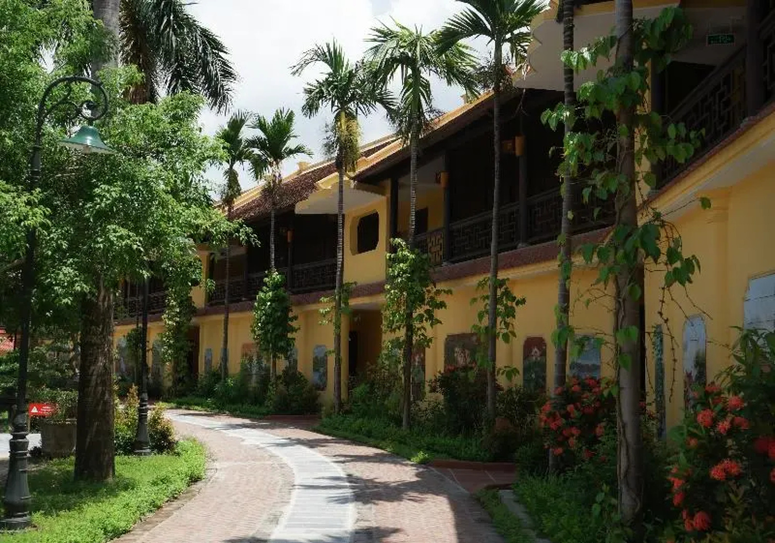 Emeralda Resort Tam Coc