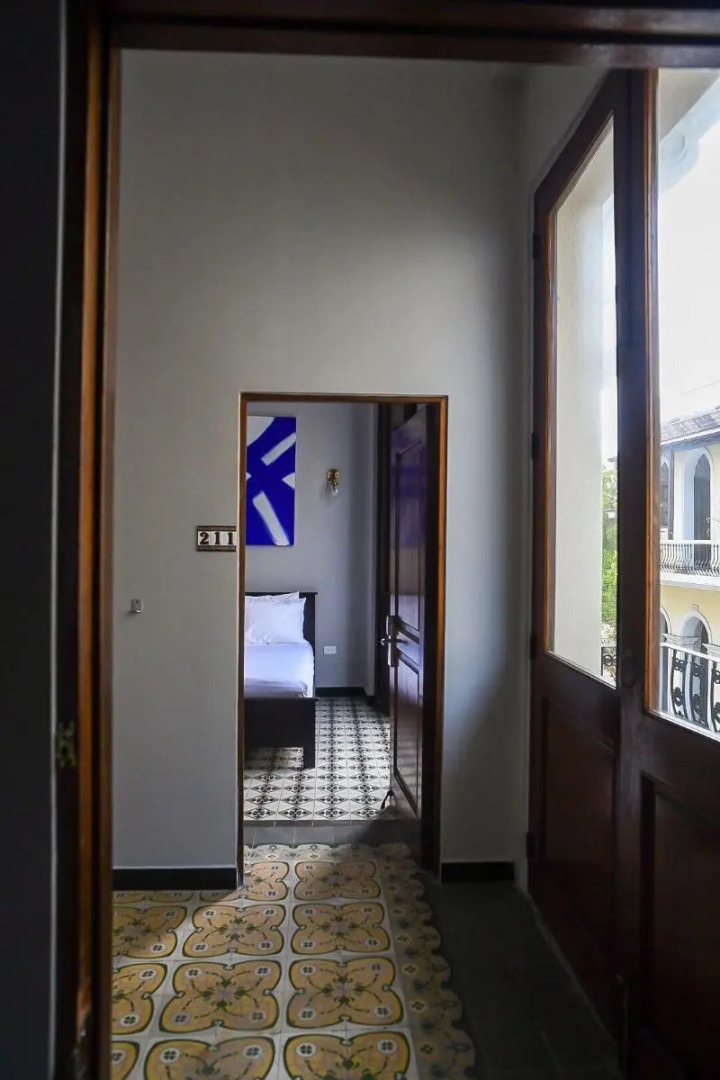 El Colonial - Adults Only