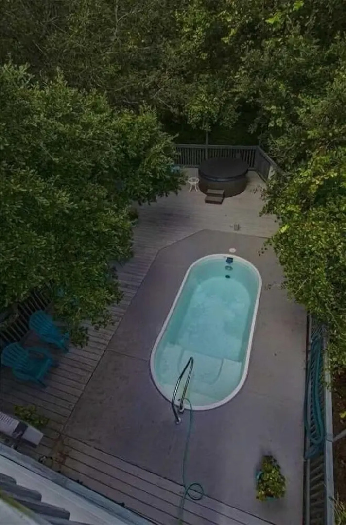 Seas The Moment 5 Bedroom Home by RedAwning