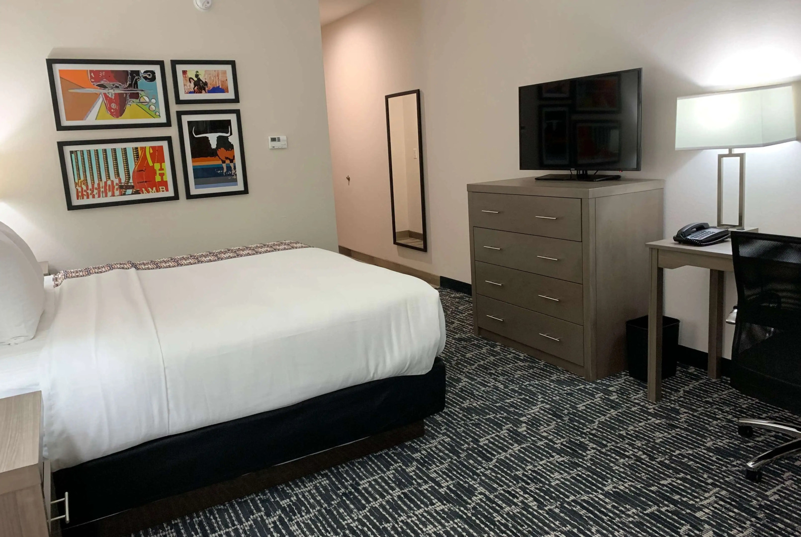 La Quinta Inn and Suites by Wyndham - Red Oak TX IH-35E
