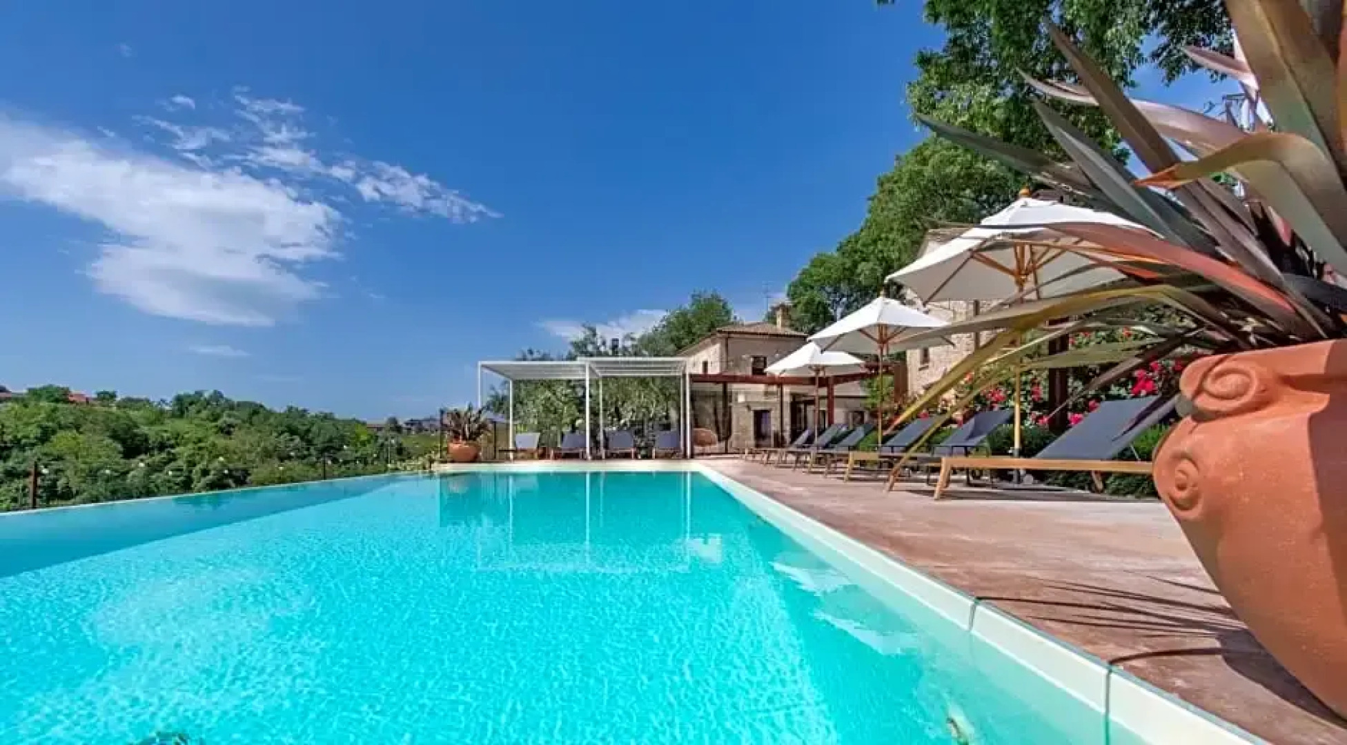 Borgo Baccile by Vini Fantini