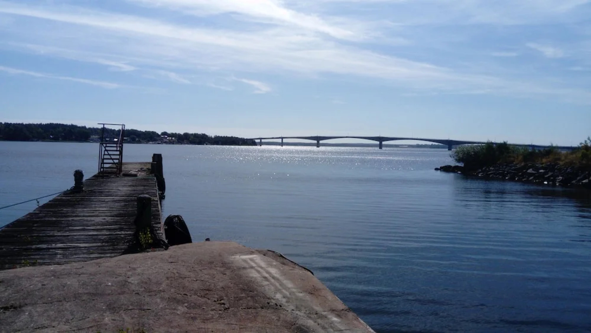 Charmig villalägenhet 150 meter från Vänerns strand