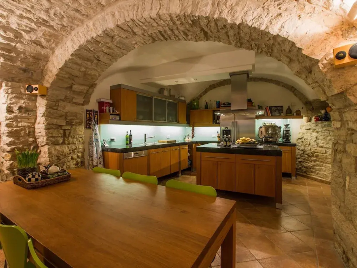 House With Pool, Garden and Wifi in Medieval Village, With Panoramic Views