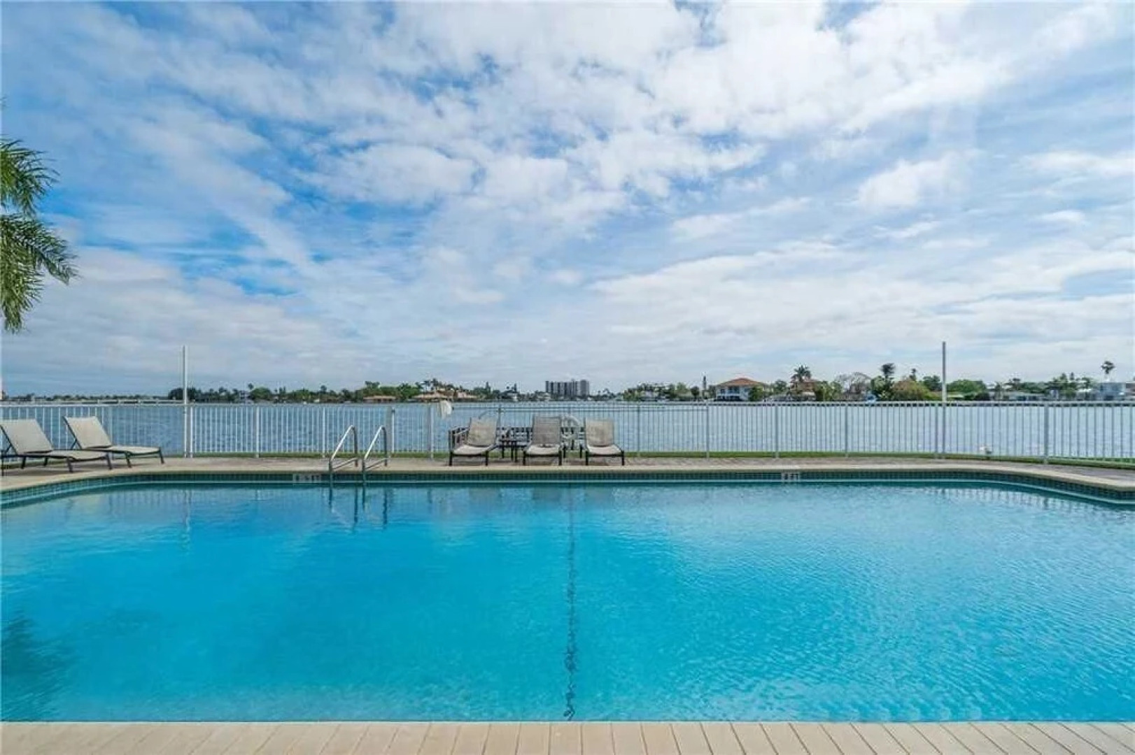 203 - Palms of Treasure Island