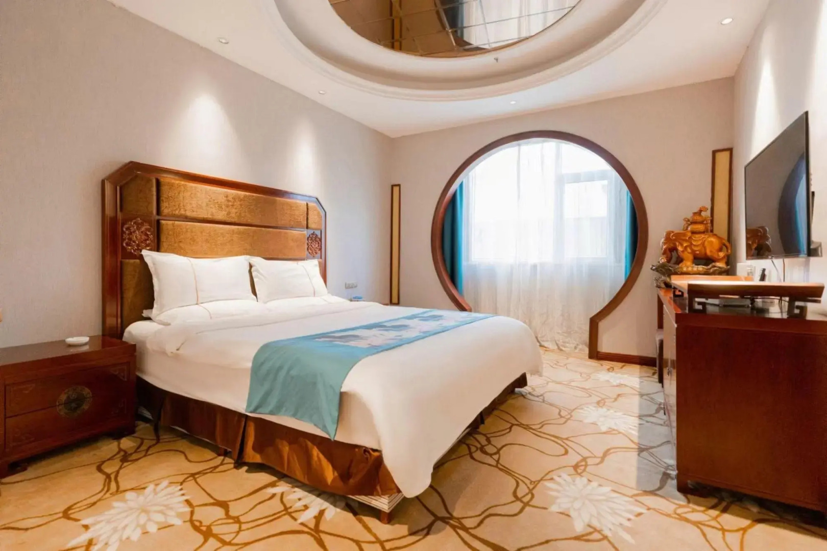 Tangyao Business Hotel