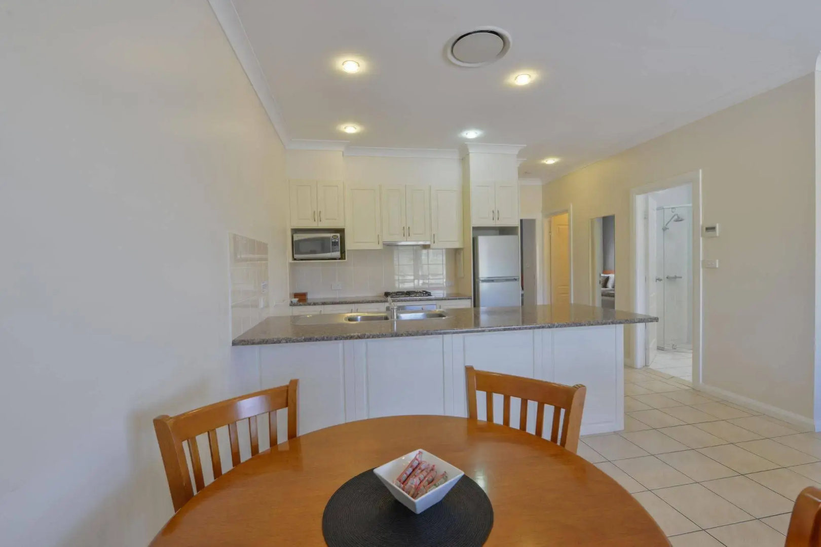 Cadman Motor Inn & Apartments