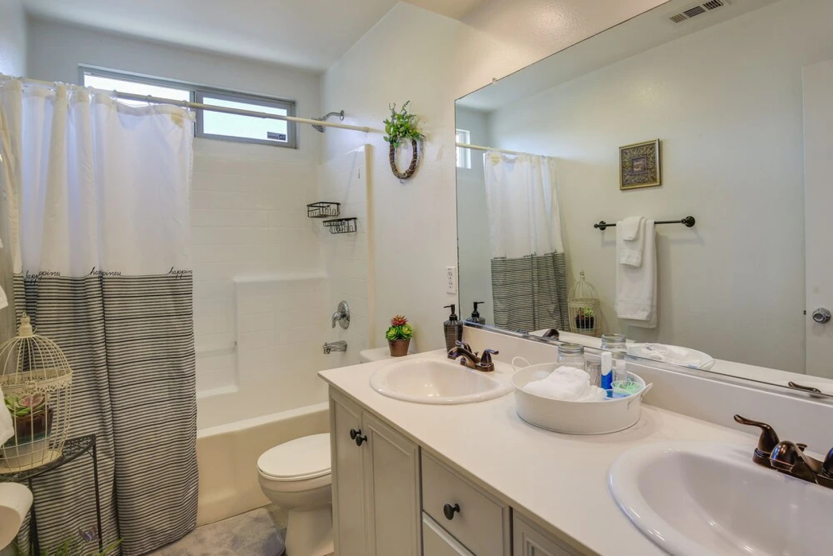 Patio, Fire Pit: Family-friendly Coachella Home!