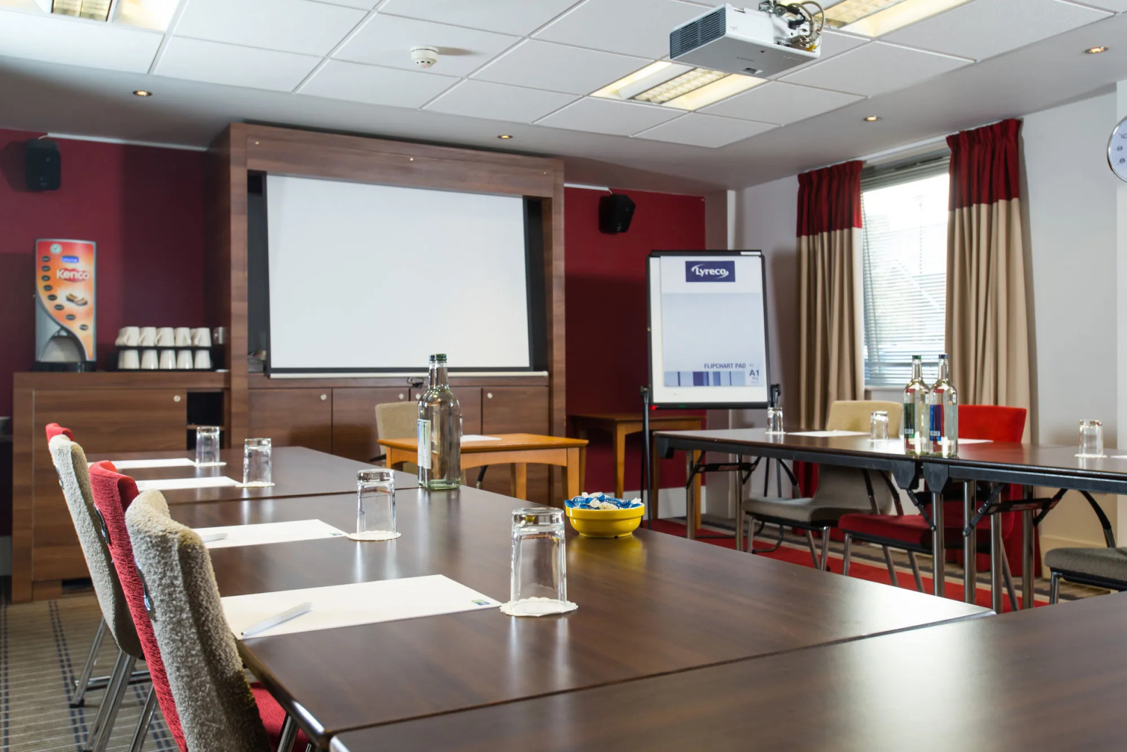 Holiday Inn Express Milton Keynes by IHG