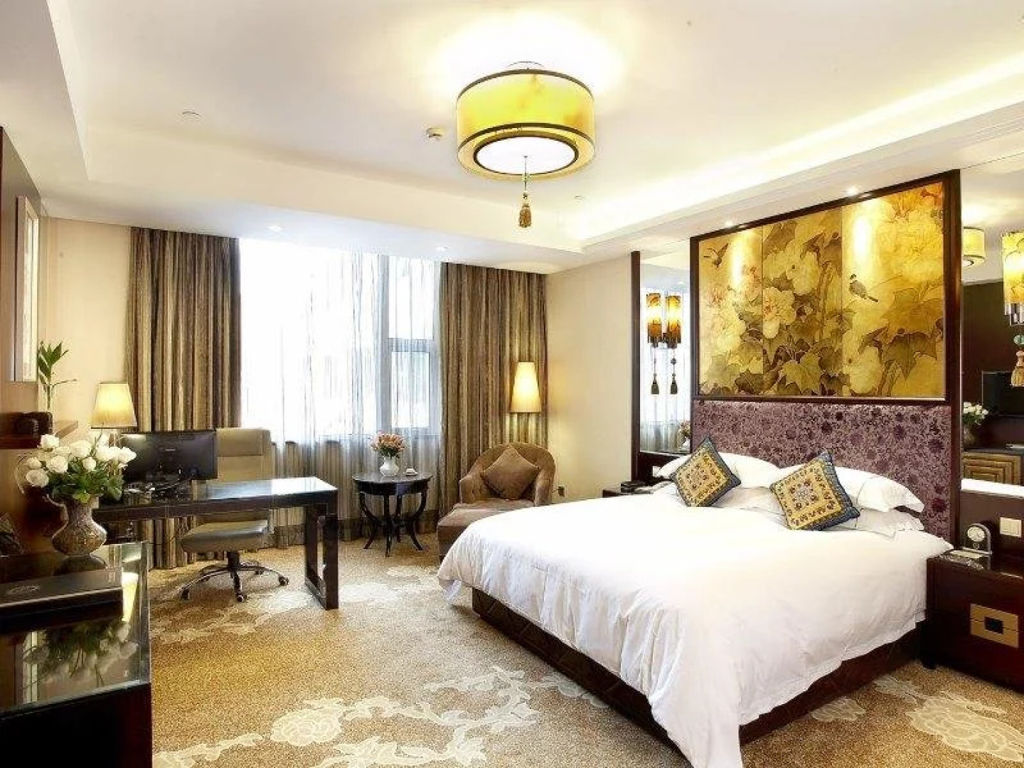 Yuntianlou Holiday Royal Hotel