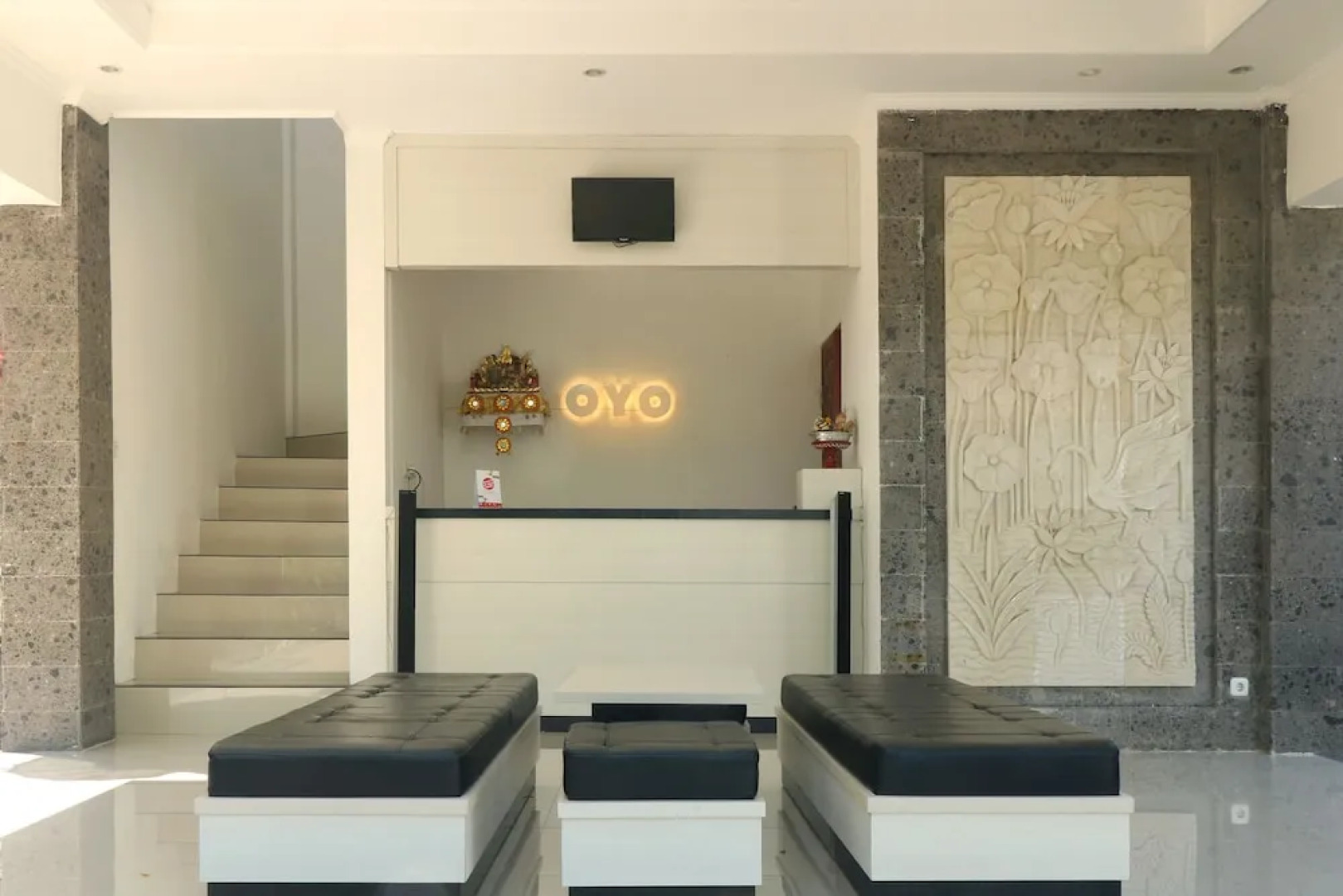 De Loran Hotel by OYO Rooms