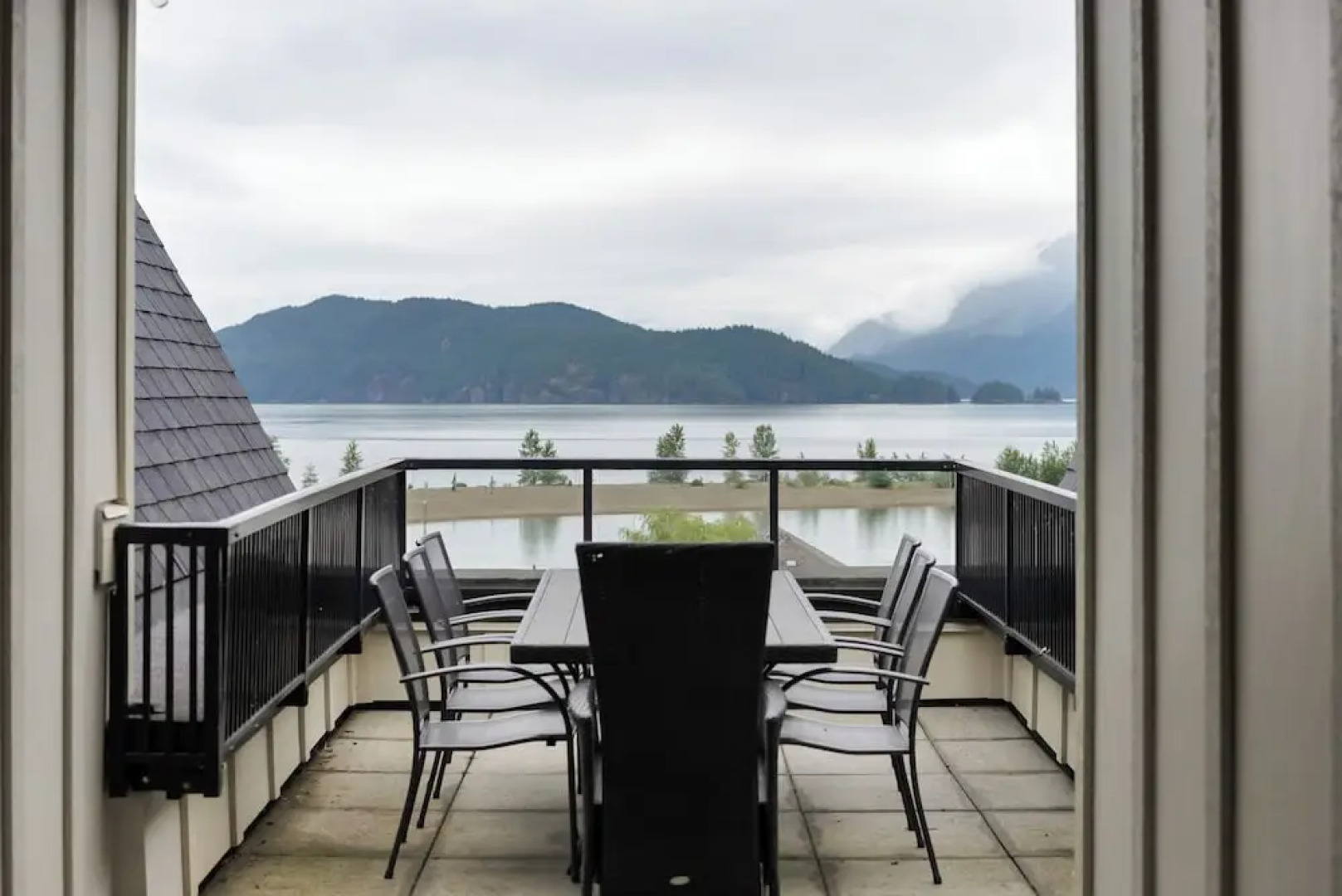 Rooftop Paradise Luxe 2BR  Lake Views