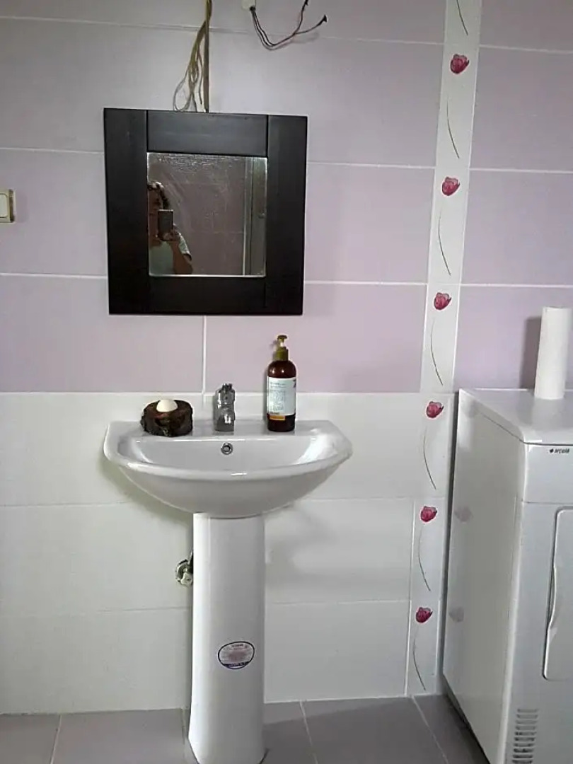 New Istanbul Aiport 13 km- Private Bath & Balcony