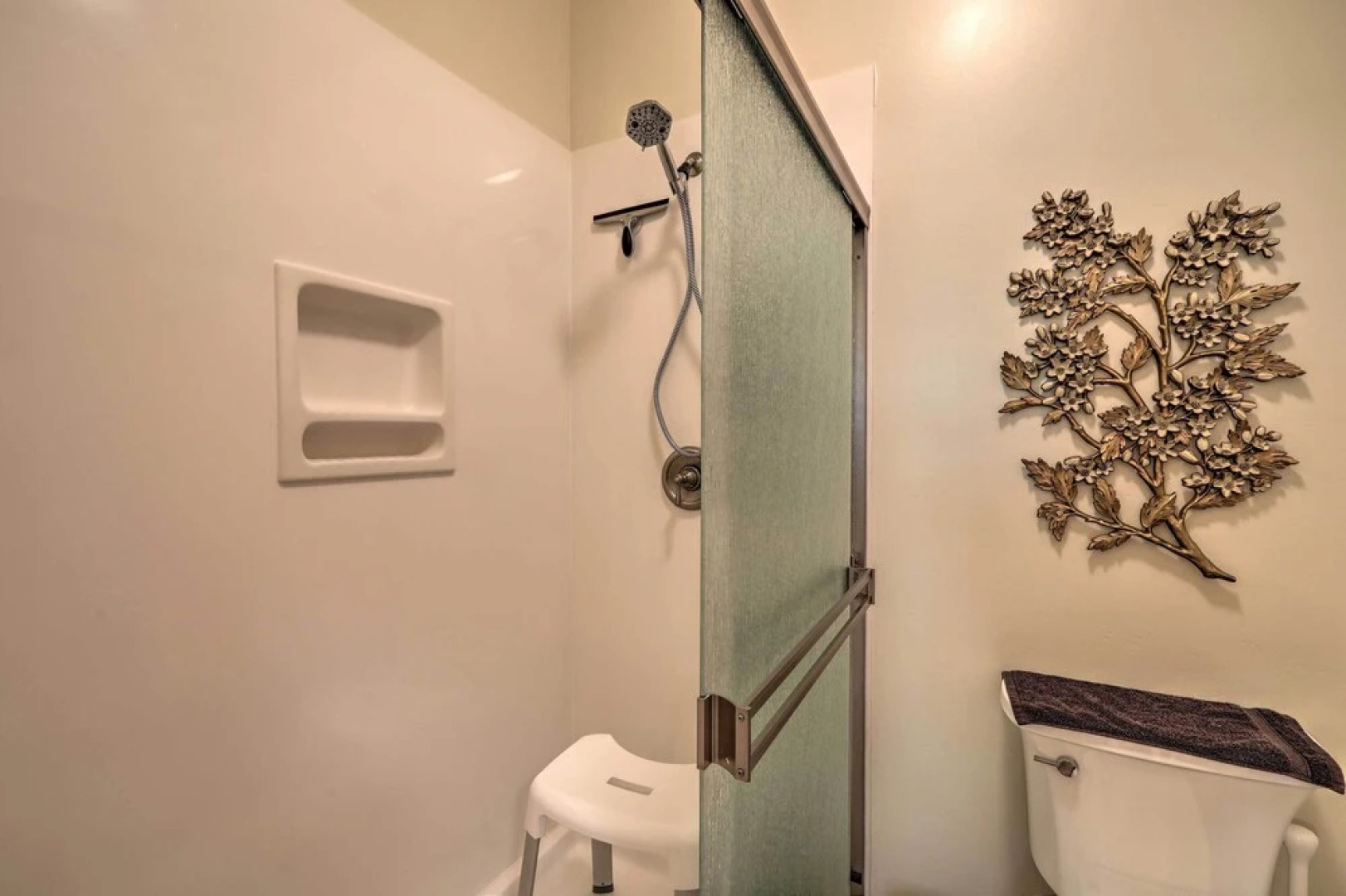 Pet-friendly Show Low Townhome w/ Deck & Grill!