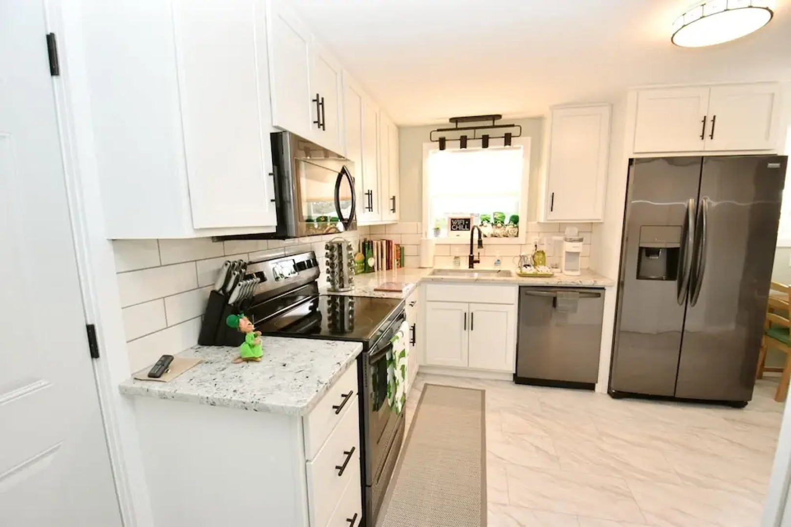 Modern Home Just Mins to Notre Dame 52723