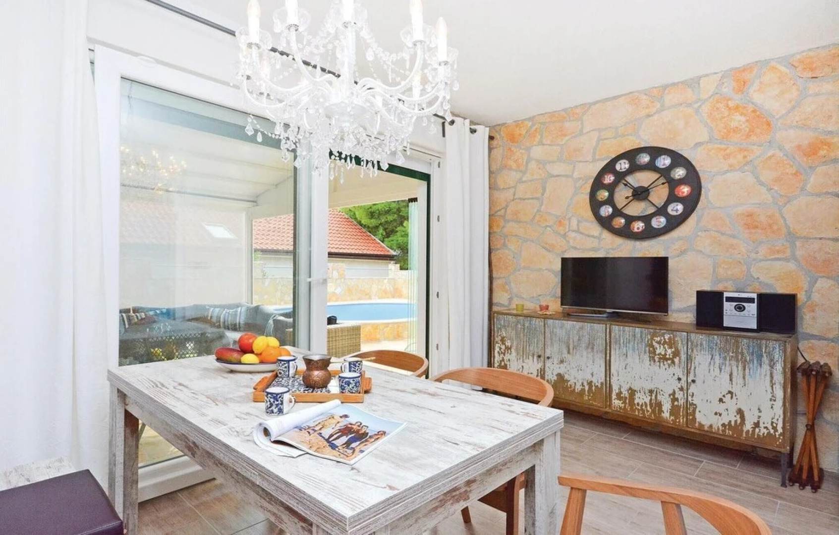 Stunning Home in Ivan Dolac With Wifi and 2 Bedrooms