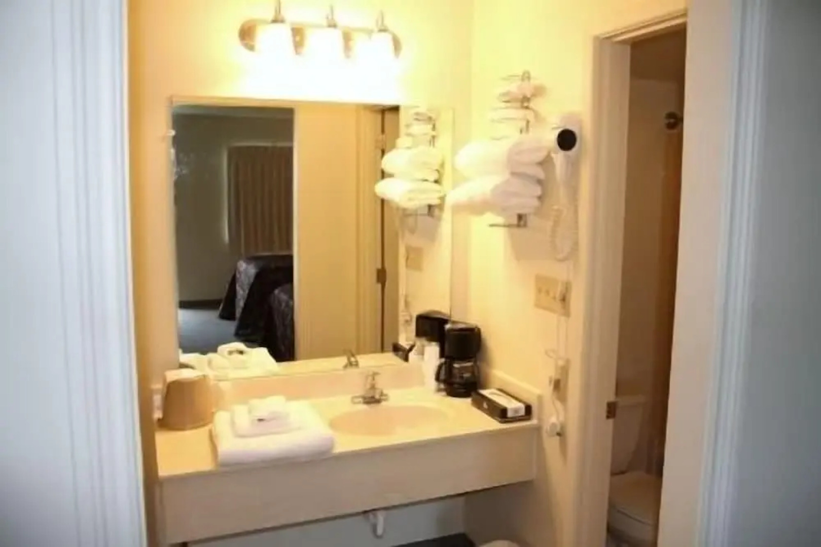 The Holiday Motel & Restaurant