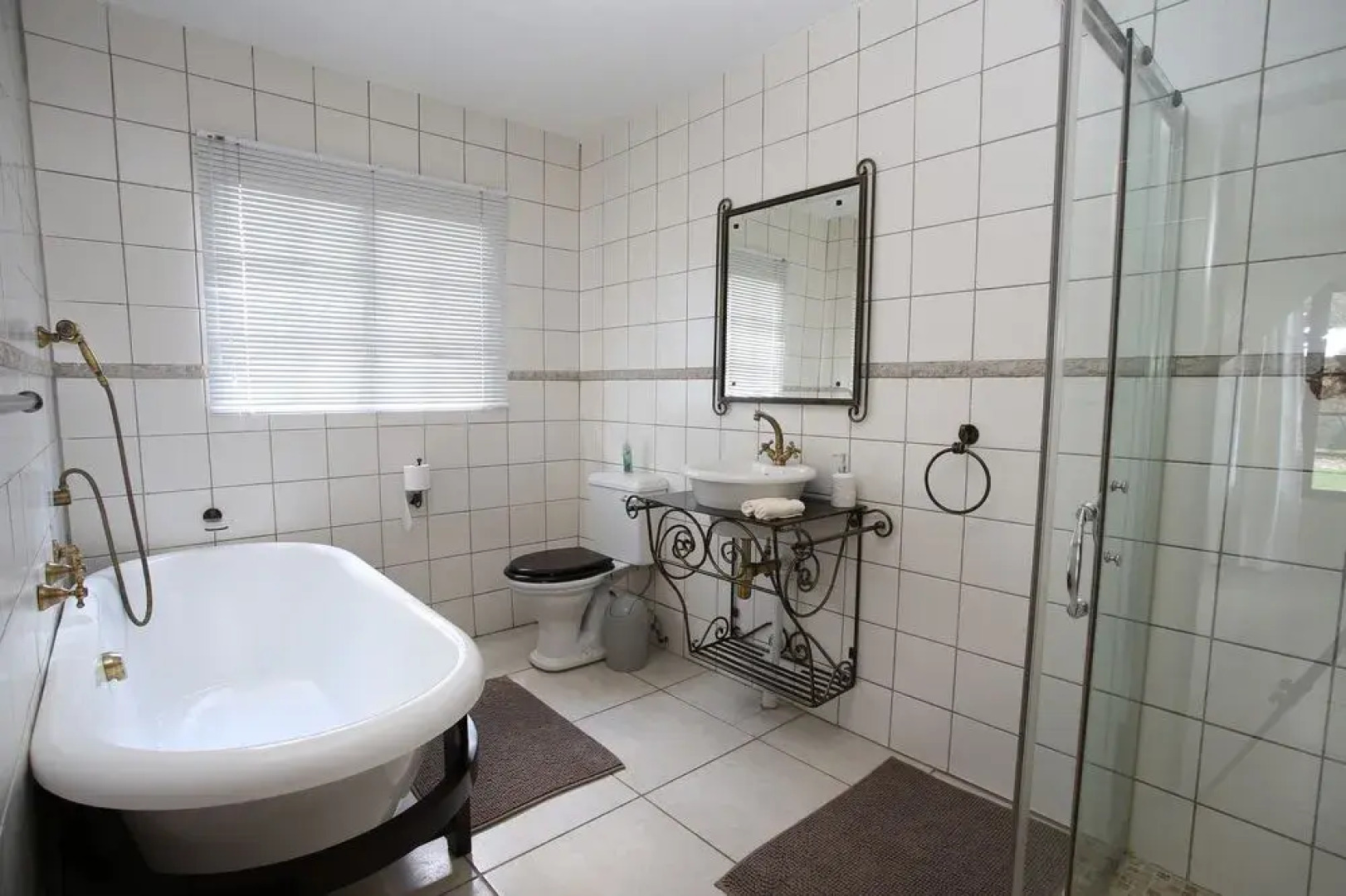 Roundstone Mountain Biking & Game Lodge