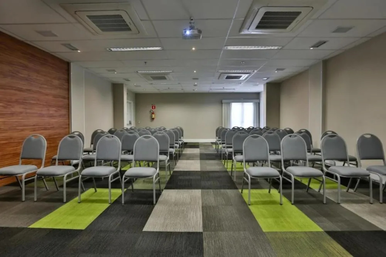 Summit Suites Pindamonhangaba