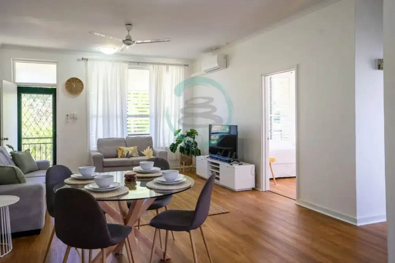 Zen Nest Cozy Lawn Minimalist