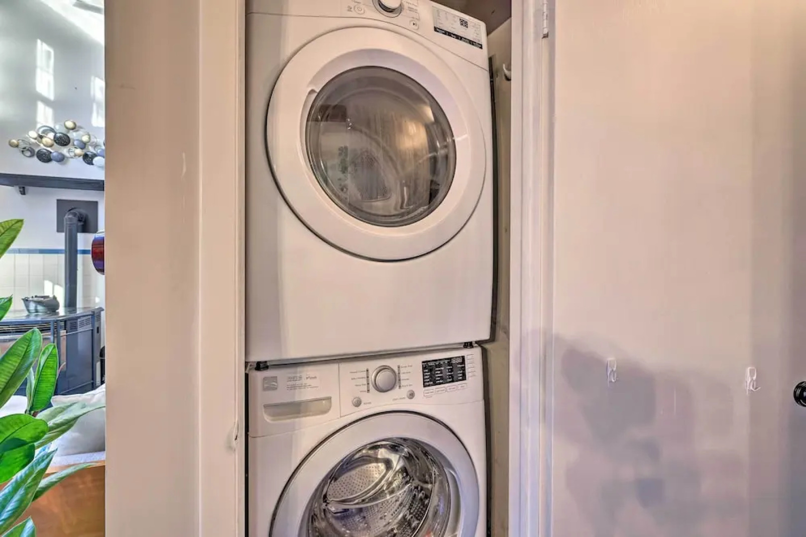 Modern Poconos Gem w/ Fire Pit, Deck & Pool Access