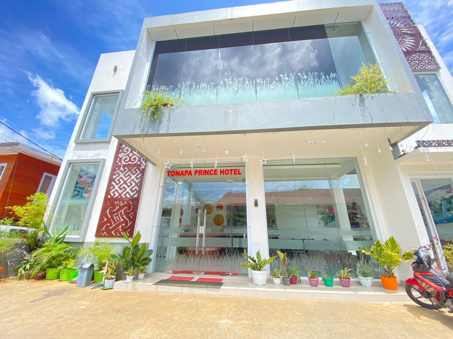 Hotel Tonapa Prince Sorowako Mitra RedDoorz