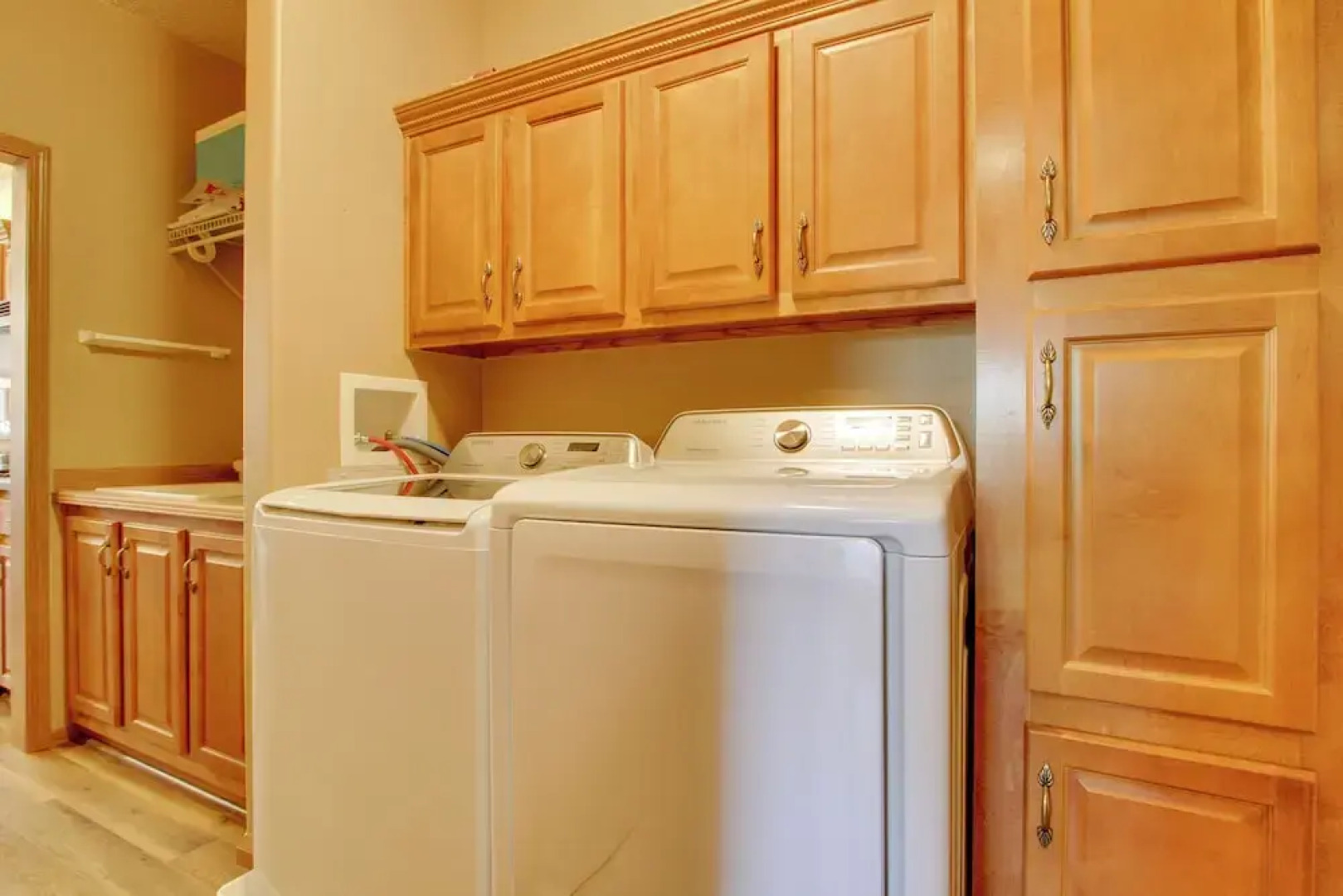 Spacious Canyon Ferry Lake House With Bar & Views!