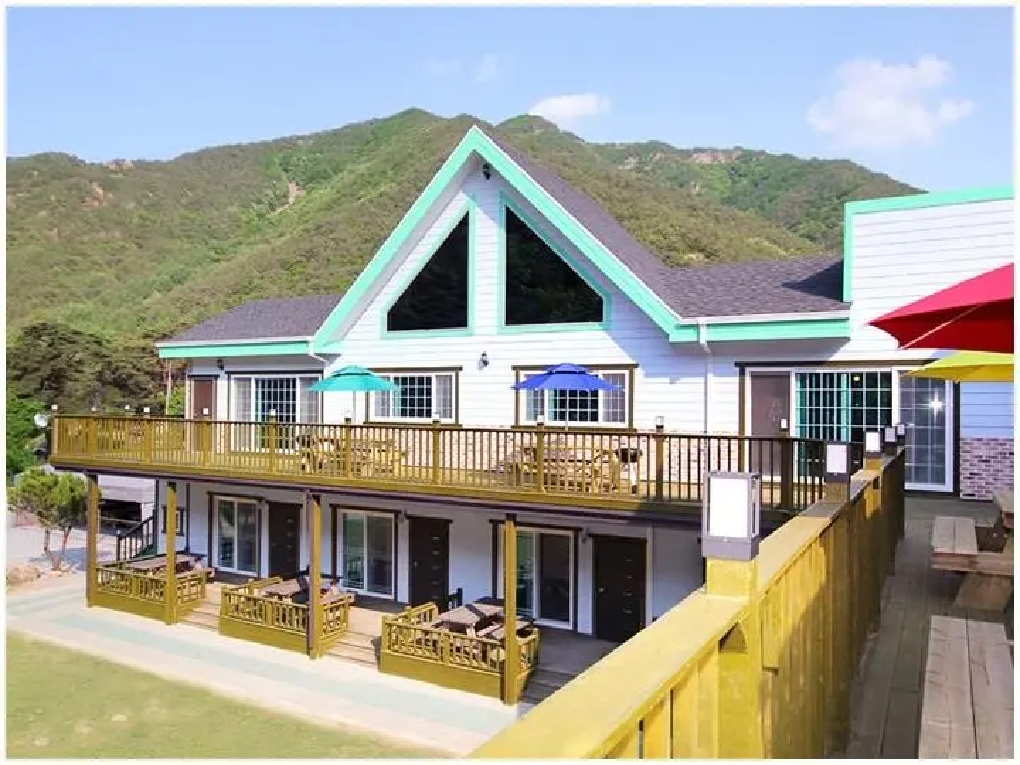 Sokrisan Jayeon Pension