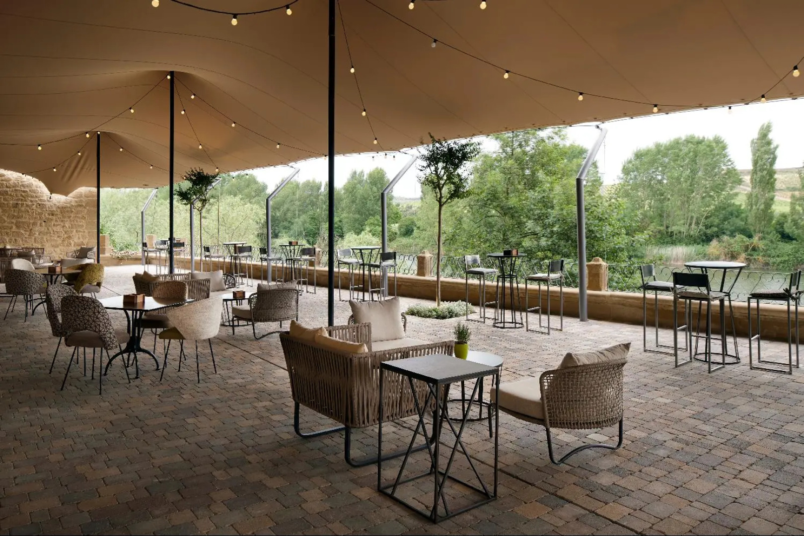 Palacio Tondon, La Rioja Brinas