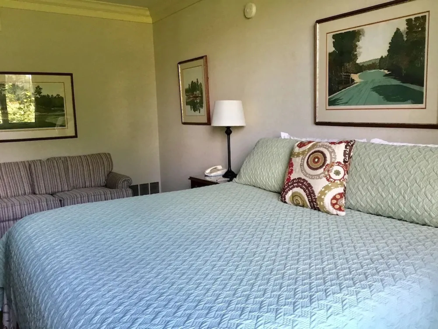 The Inn at Houndslake