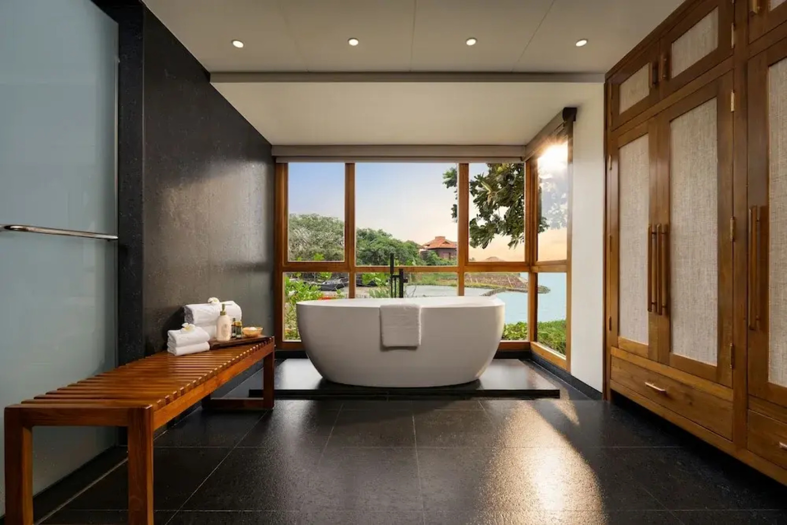 Taj Ganga Kutir Resort & Spa, Raichak