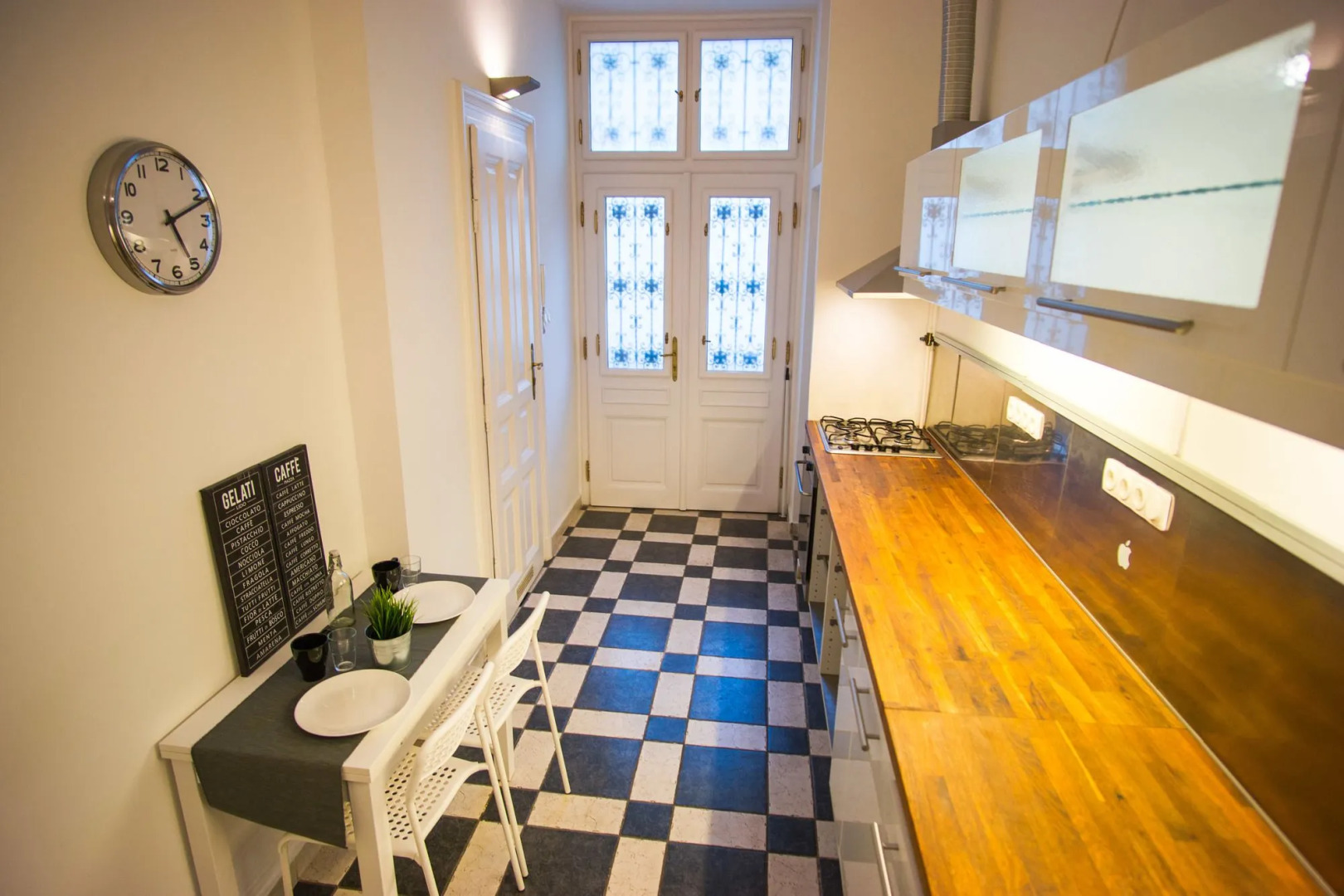 Opera Guesthouse & apartments