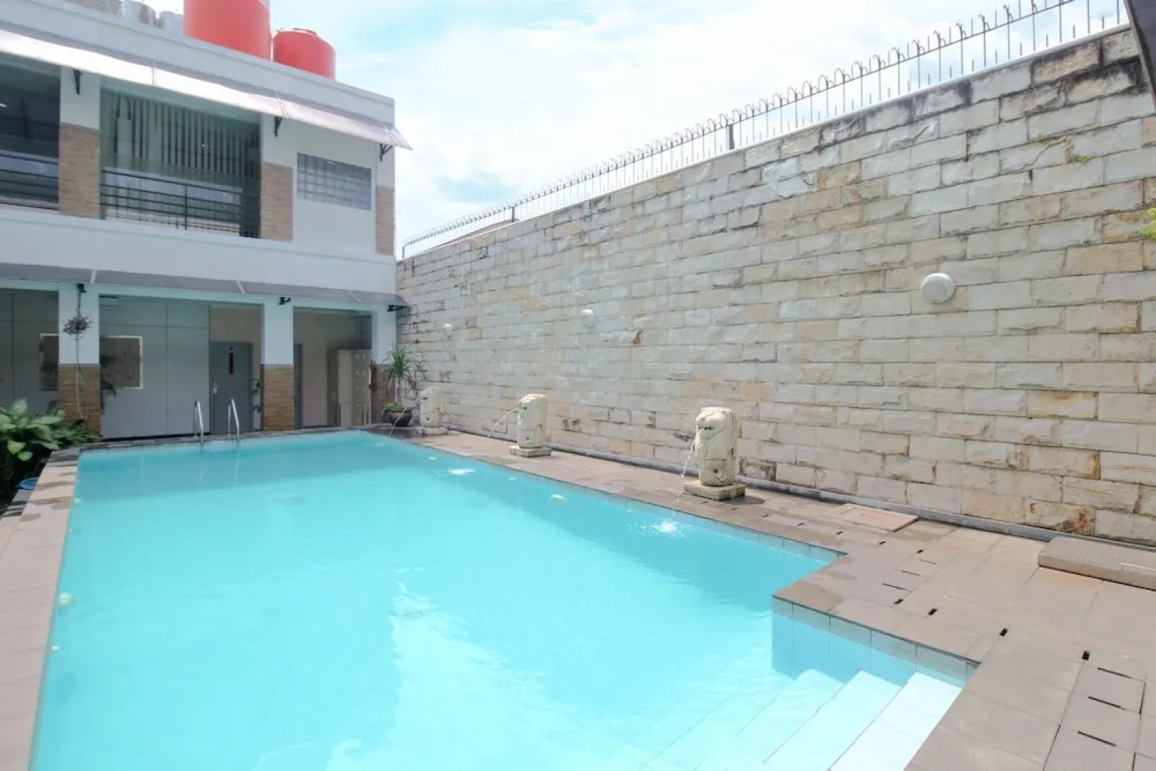 Airy Terminal Tirtonadi MT Haryono 80 Solo