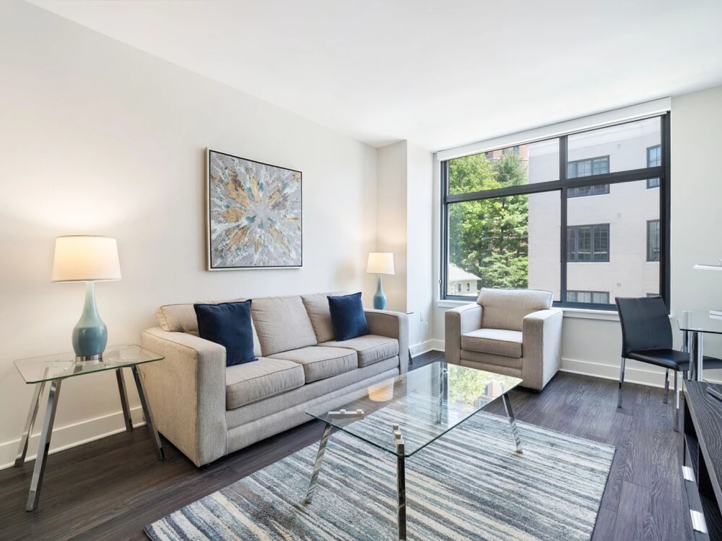 Global Luxury Suites at Bethesda Metro