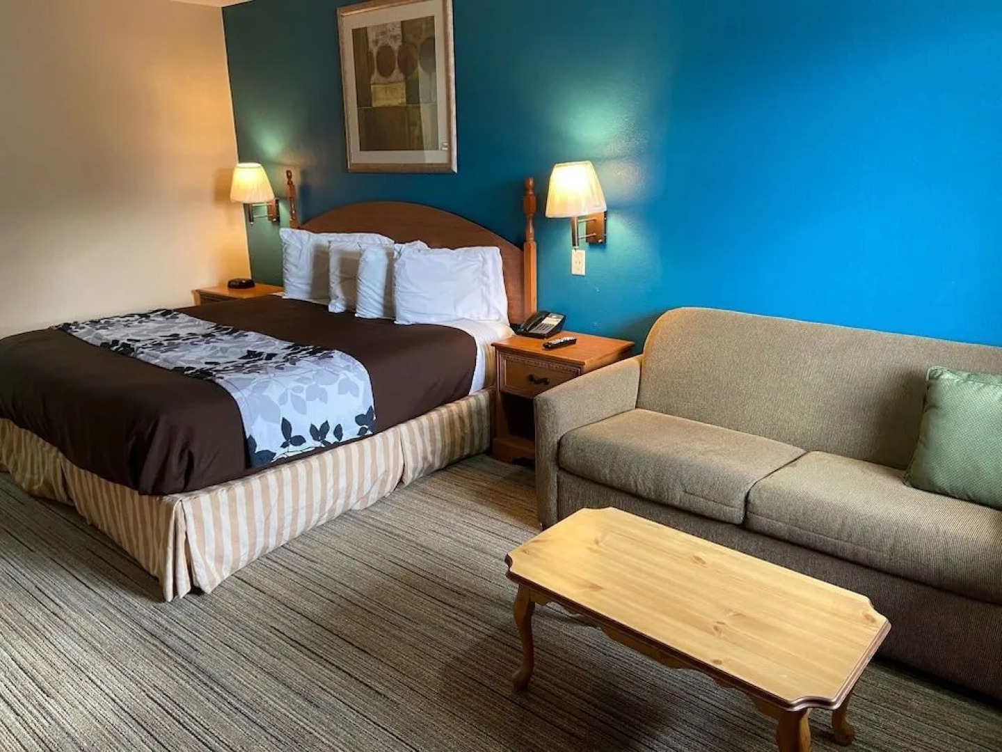 Ashwood Inn & Suites