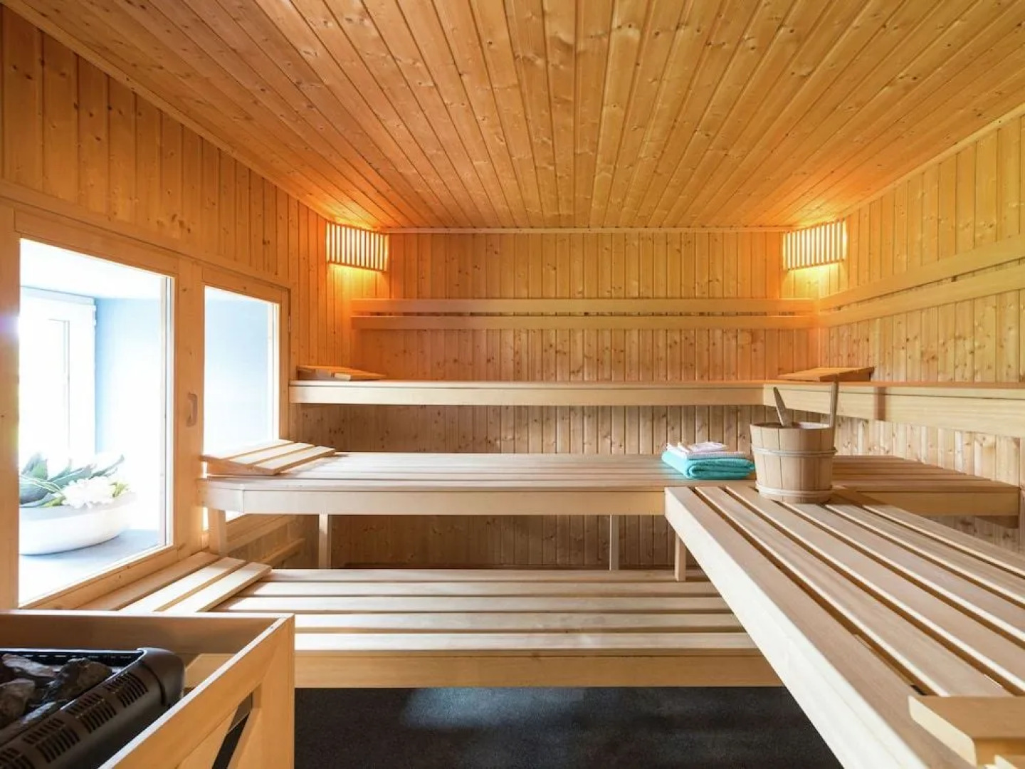 Majestic Holiday Home In Butgenbach With Turkish Steambath