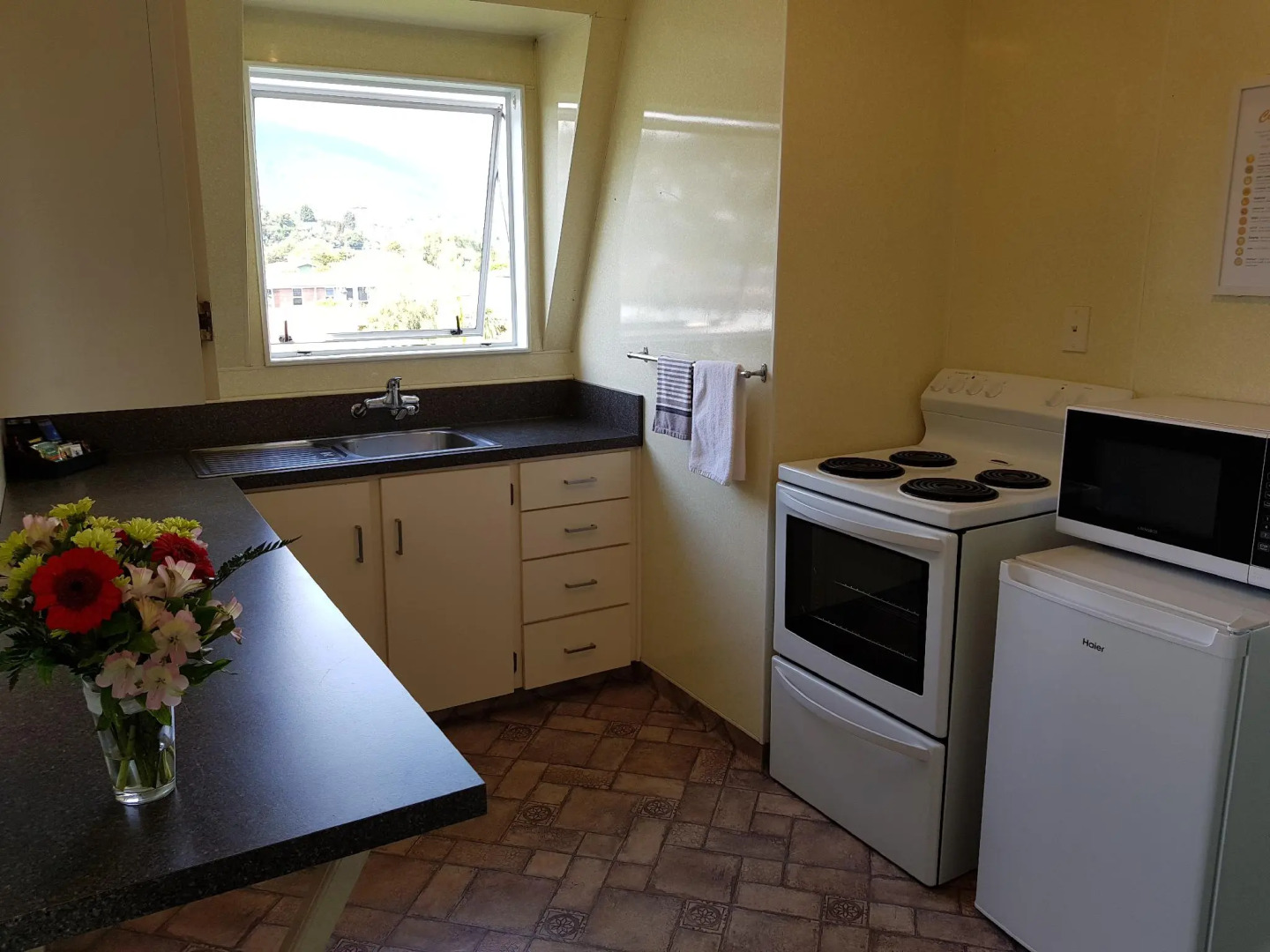 Courtesy Court Motel