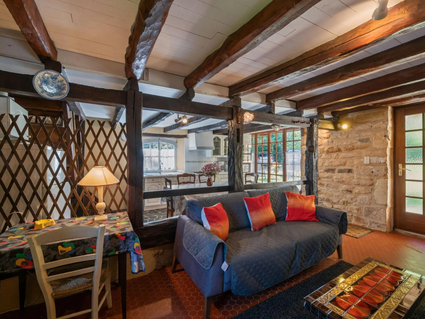 Luring Home in Villefrenchanche du Périgord with Garden