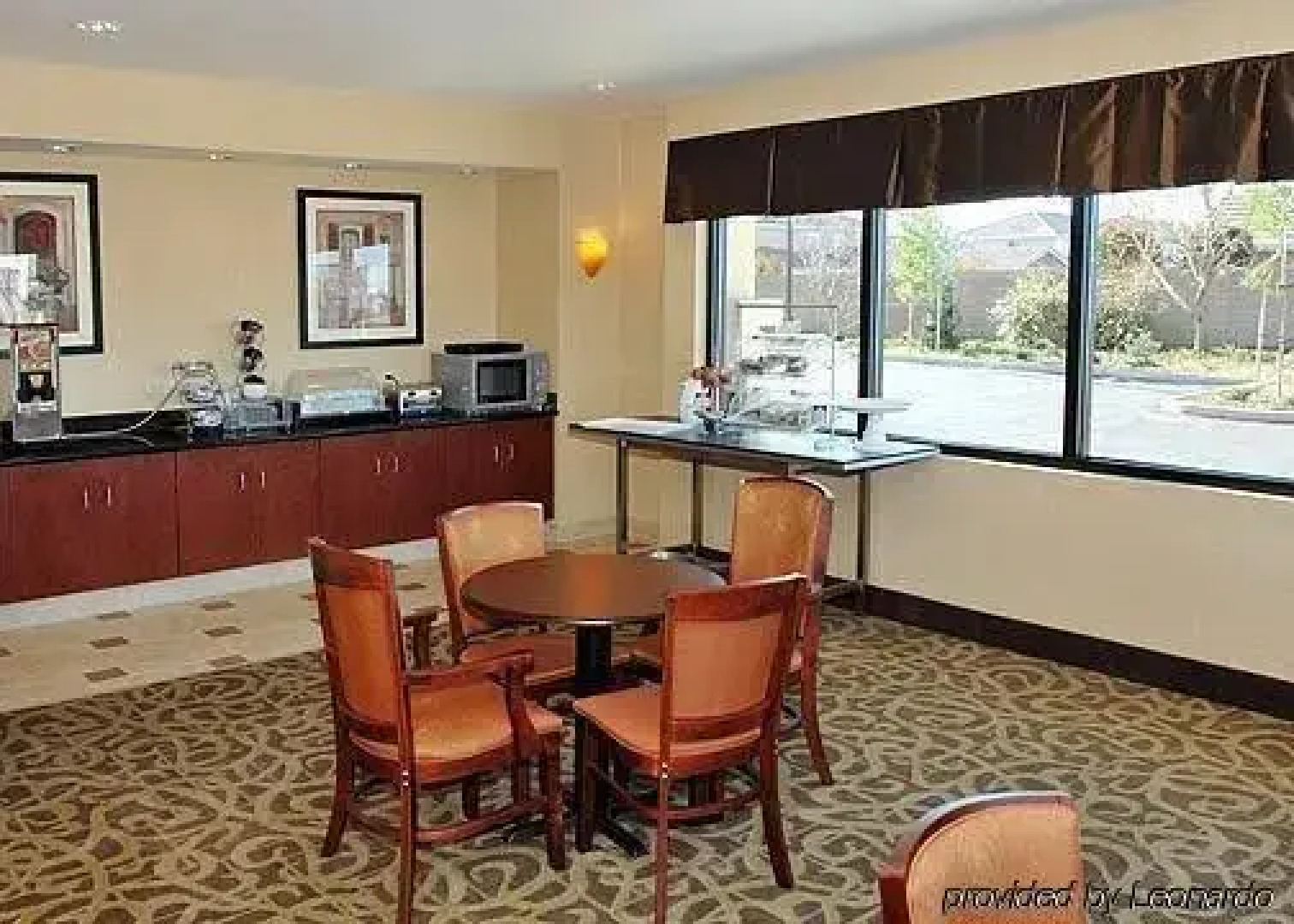 Comfort Suites I-80 W. Of UCD