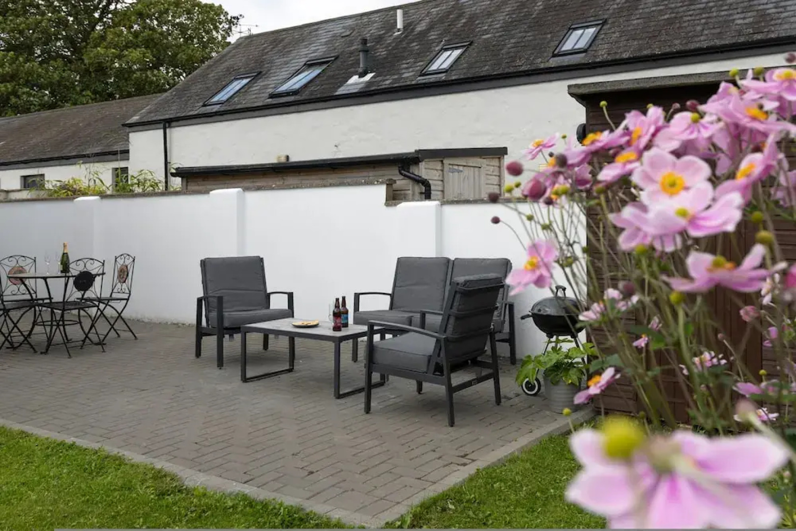 Two Hoots - Peaceful Cottage Rural Views