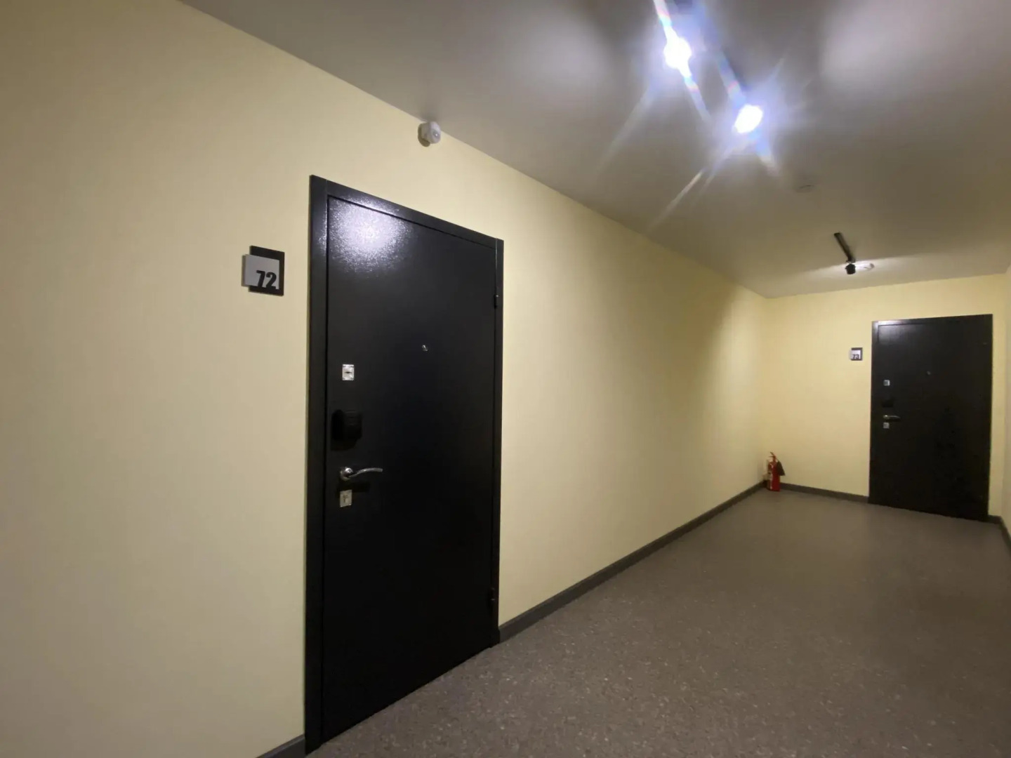 Желтый Нарцисс на улице Уральская